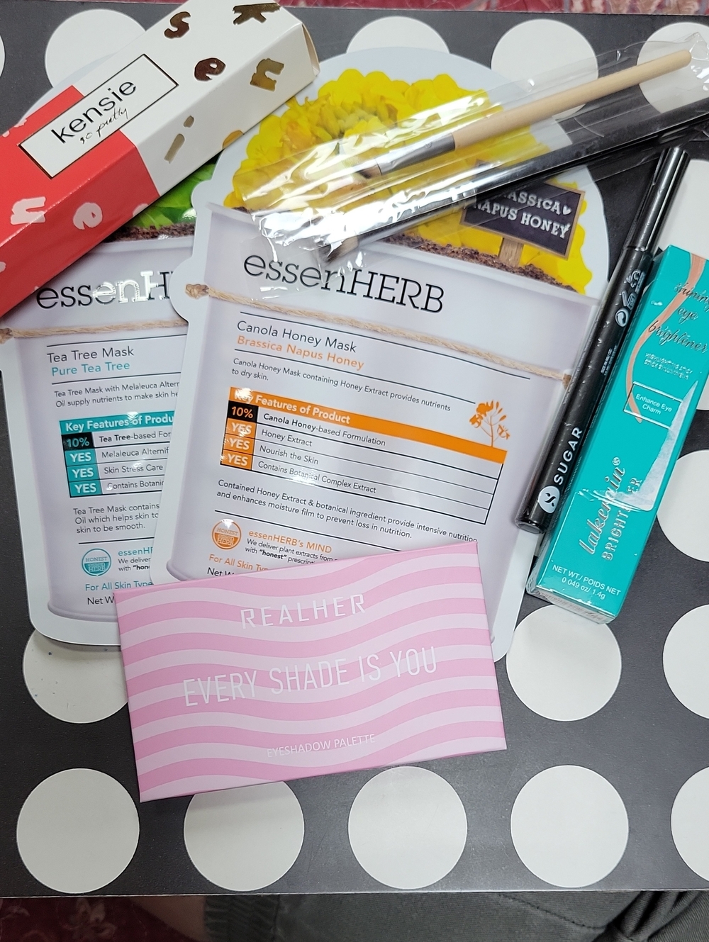 NWT- 8Pc. Eye Makeup & Skincare Bundle